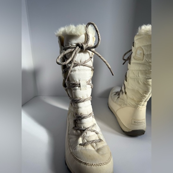 Sorel Women's White Winter Boots, Chic, Cozy, Comfy On Cold, Snowy Days. Sz 8.5 - Picture 4 of 10